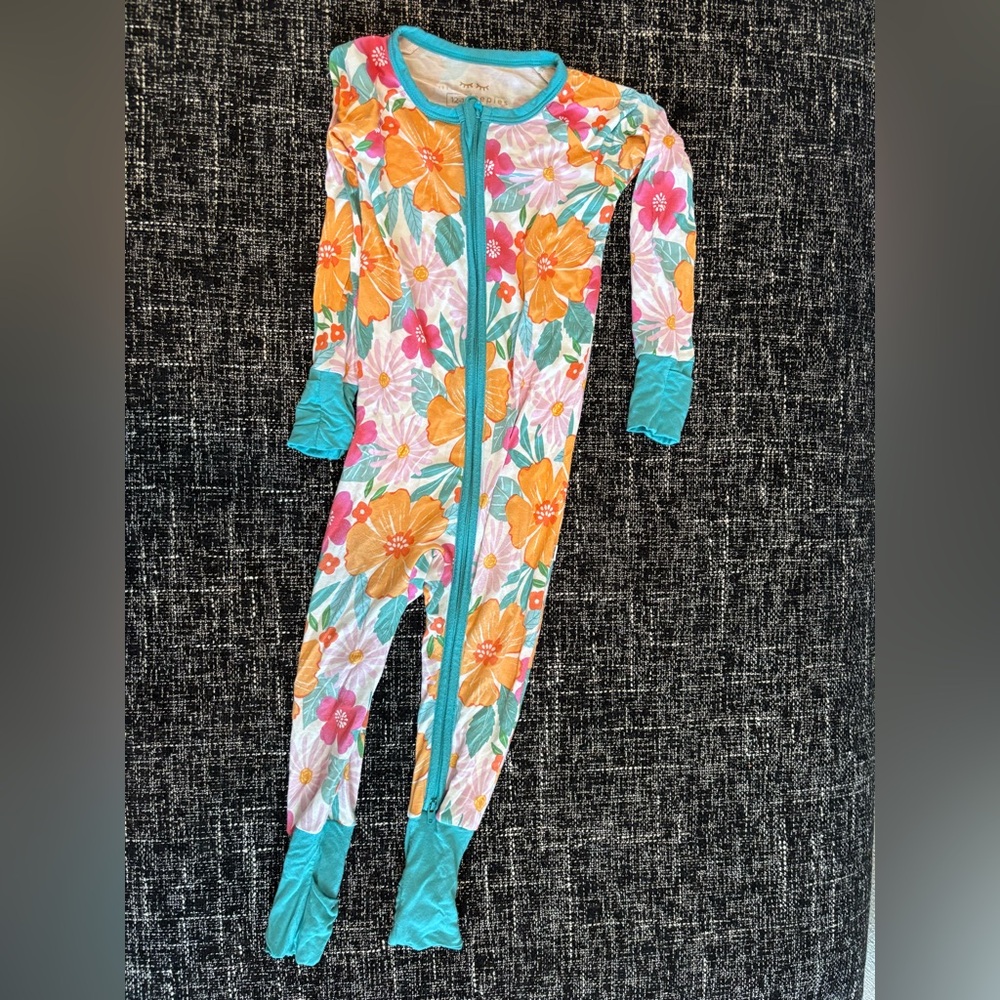 Little Sleepies flower footie